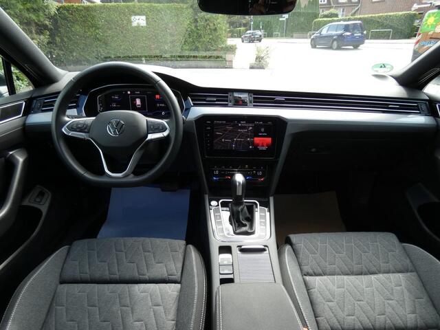 Volkswagen PASSAT Variant 2.0 TDI 200 PK DSG ACC TREKHAAK CAMERA LED