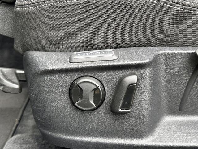 Volkswagen PASSAT Variant 1.6 TDI Connected Series | Cruise Control | Parkeersensoren | Bluetooth | Navigatie | Isofix | Airconditioning | Centrale Deurvergrendeling