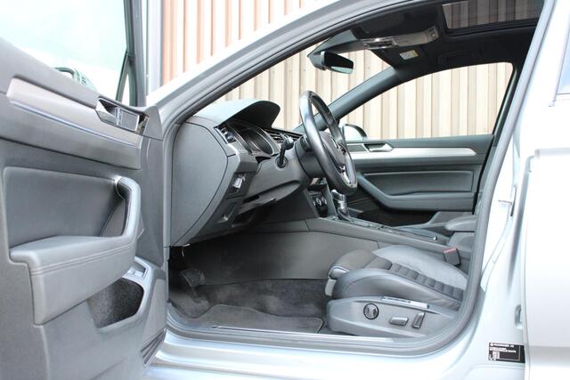 Volkswagen PASSAT Variant 1.4 TSI GTE Connected Series Plus | Leder | HU display | LED | Standkachel
