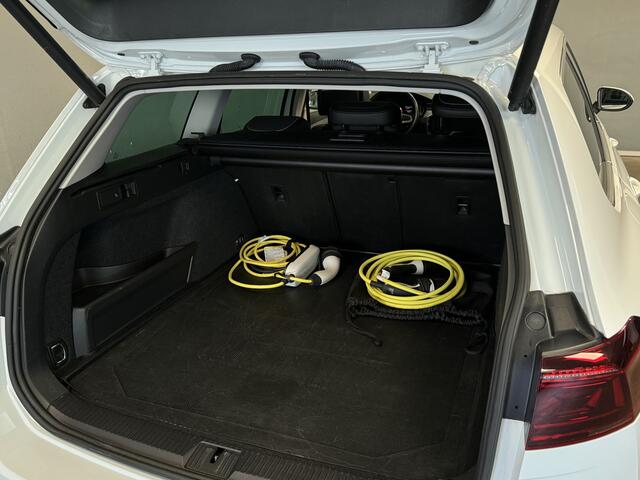 Volkswagen PASSAT Variant 1.4 TSI PHEV GTE Trekhaak/360Camera/Panoramadak