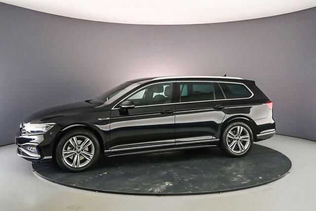 Volkswagen PASSAT Variant R-Line Business + 1.5 TSI 150pk DSG Automaat Trekhaak, Elektrische achterklep, Adaptive cruise control, Navigatie, LED matrix koplampen, Achteruitrijcamera, Stoelverwarming, Parkeersensoren