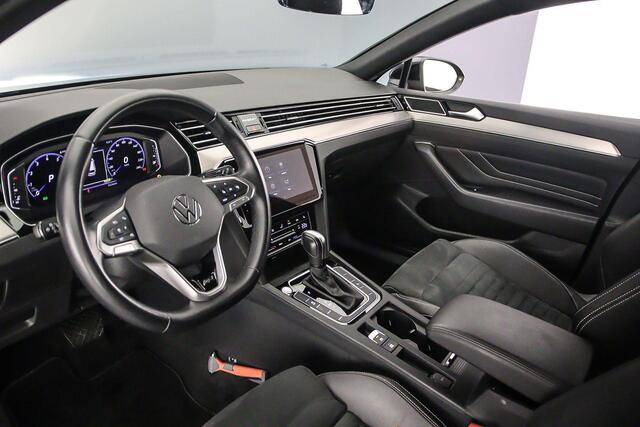 Volkswagen PASSAT Variant R-Line Business + 1.5 TSI 150pk DSG Automaat Trekhaak, Elektrische achterklep, Adaptive cruise control, Navigatie, LED matrix koplampen, Achteruitrijcamera, Stoelverwarming, Parkeersensoren