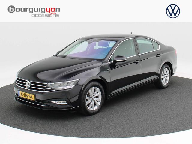Volkswagen PASSAT 1.5 TSi 150 Pk Automaat Comfort Business | Navigatie | Adaptive Cruise | 16 Inch | Parkeersensoren | Carplay