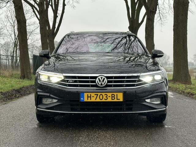 Volkswagen PASSAT Variant 2.0 TSI Elegance Business R | R-Line | Automaat | Leder | Trekhaak | Carplay | Virtual cockpit