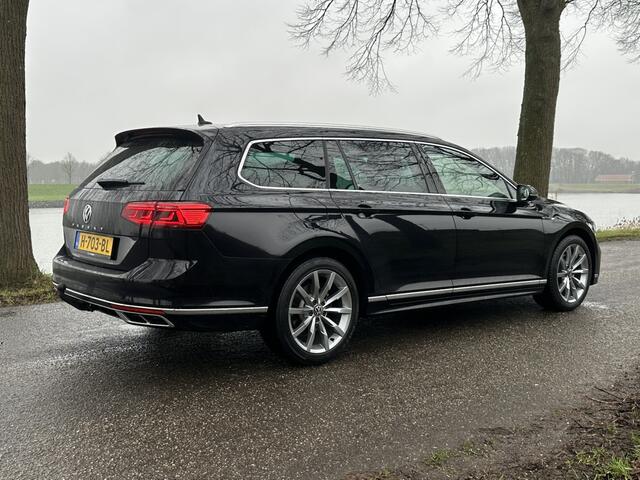 Volkswagen PASSAT Variant 2.0 TSI Elegance Business R | R-Line | Automaat | Leder | Trekhaak | Carplay | Virtual cockpit