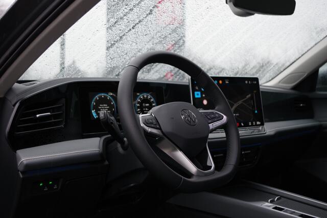 Volkswagen PASSAT Variant 1.5 eTSI Business, Massage, Navigatie, Adap. Cruise Control, LED, Adap. Cruise Control