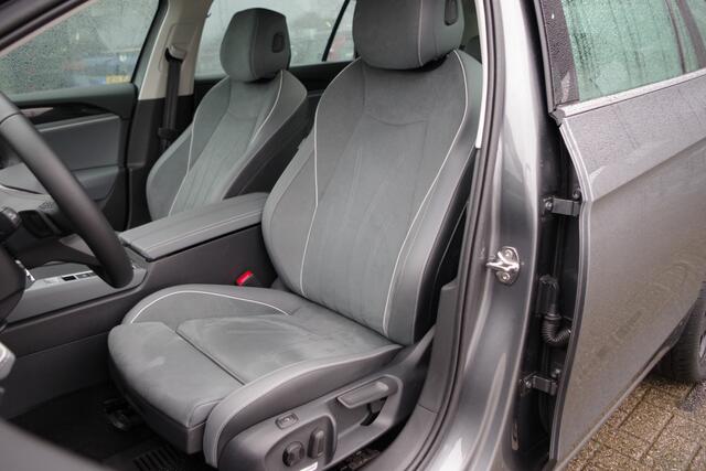 Volkswagen PASSAT Variant 1.5 eTSI Business, Massage, Navigatie, Adap. Cruise Control, LED, Adap. Cruise Control