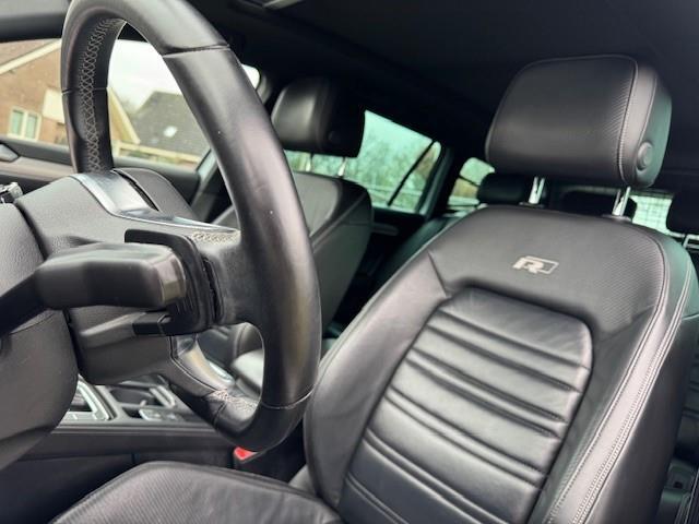 Volkswagen PASSAT VARIANT 1.5TSI 150PK HIGHLINE BUSINESS R-LINE/PANO/XENON/VIRTDASH/ACARPLAY