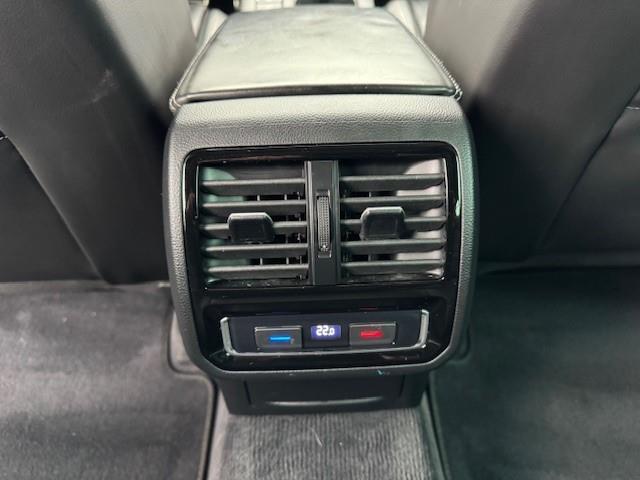 Volkswagen PASSAT VARIANT 1.5TSI 150PK HIGHLINE BUSINESS R-LINE/PANO/XENON/VIRTDASH/ACARPLAY