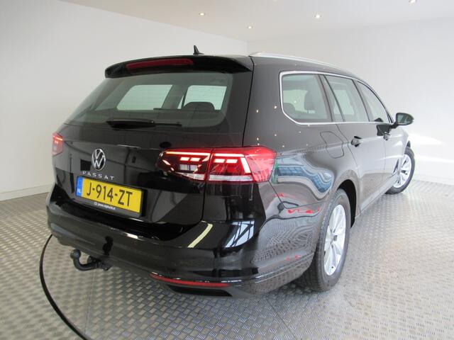 Volkswagen PASSAT 1.5 TSI Business BTW NAP Camera, Trekhaak, facelift, virtual coc