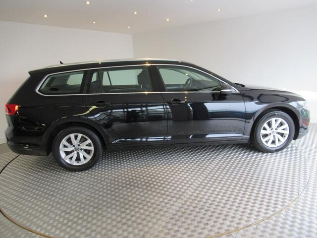 Volkswagen PASSAT 1.5 TSI Business BTW NAP Camera, Trekhaak, facelift, virtual coc