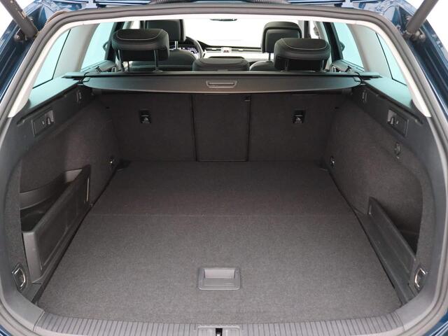 Volkswagen PASSAT Variant 1.4 TSI PHEV GTE Business 218PK DSG Matrix led, 360gr. camera, adaptive cruise, lederen bekleding, stuur-stoelverwarming, side assist, keyless, navigatie, 17" lichtmetaal