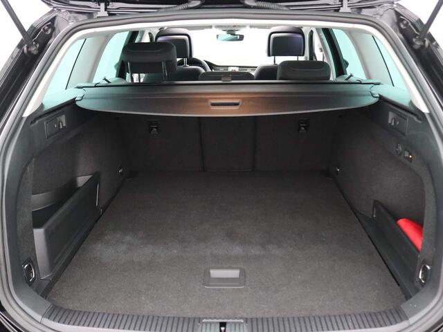 Volkswagen PASSAT Variant 1.4 TSI PHEV GTE Business 204PK DSG matrix led, trekhaak, achteruitrijcamera, adaptive cruise, lane assist, keyless, stoelverwarming, massage stoel, schuif-kanteldak, 18" lichtmetaal