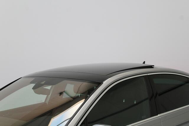 Volkswagen PASSAT 1.5 TSI Elegance Business R 150PK, PANORAMADAK | CAMERA | NAVI | RUIT/STOELVERWARMING | LEER/ALCANTARA