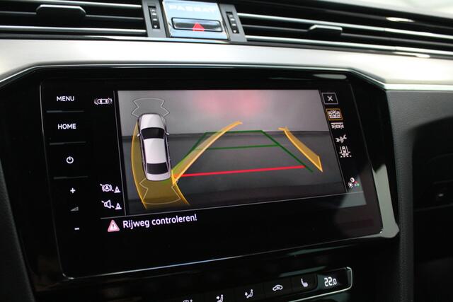 Volkswagen PASSAT 1.5 TSI Elegance Business R 150PK, PANORAMADAK | CAMERA | NAVI | RUIT/STOELVERWARMING | LEER/ALCANTARA