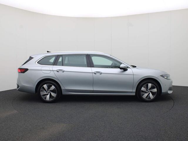 Volkswagen PASSAT Variant 1.5eTSI/150PK Business DSG · Navigatie · Massagefunctie · Parkeersensoren + camera · Garantie tot april 2026