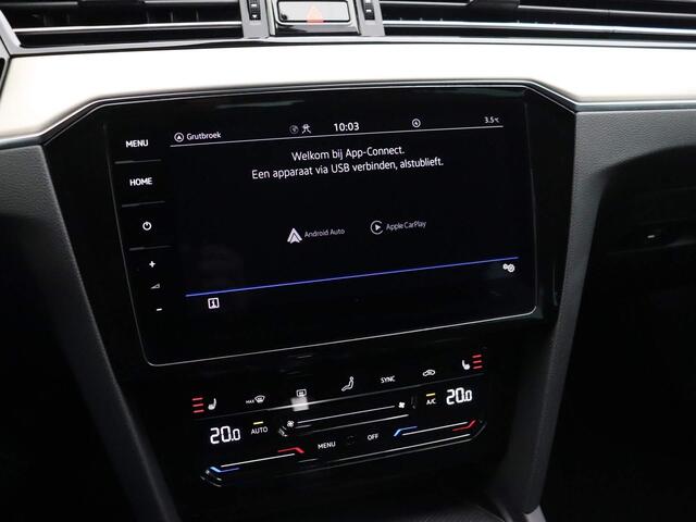 Volkswagen PASSAT Variant R-Line Business 1.5 TSI 150pk DSG Automaat Adaptive cruise control, Elektrische achterklep, Achteruitrijcamera, Navigatie, LED matrix koplampen, Stoelverwarming