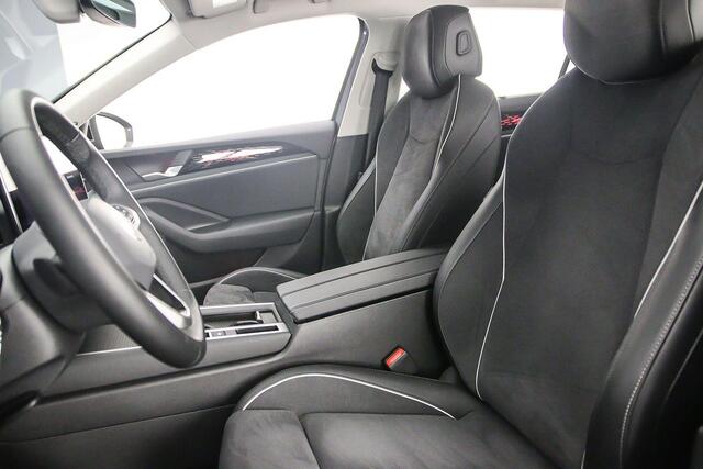 Volkswagen PASSAT Variant Business 1.5 eTSI 150pk DSG Automaat Trekhaak, Adaptive cruise control, Harman Kardon audio, LED matrix koplampen, Navigatie, Achteruitrijcamera, Elektrische achterklep