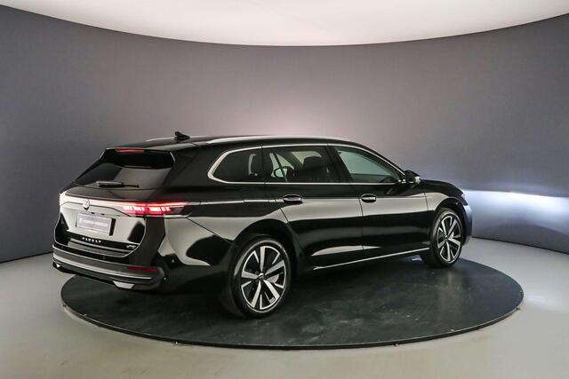 Volkswagen PASSAT Variant R-Line Business 1.5 eTSI 150pk DSG Automaat Trekhaak, Harman Kardon audio, Elektrische achterklep, LED matrix koplampen, Navigatie, Achteruitrijcamera, Stuurwiel verwarmd