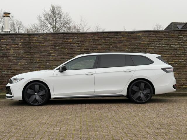Volkswagen PASSAT 1.5 eTSI R-Line Massage stoelen 360 Camera Black Style
