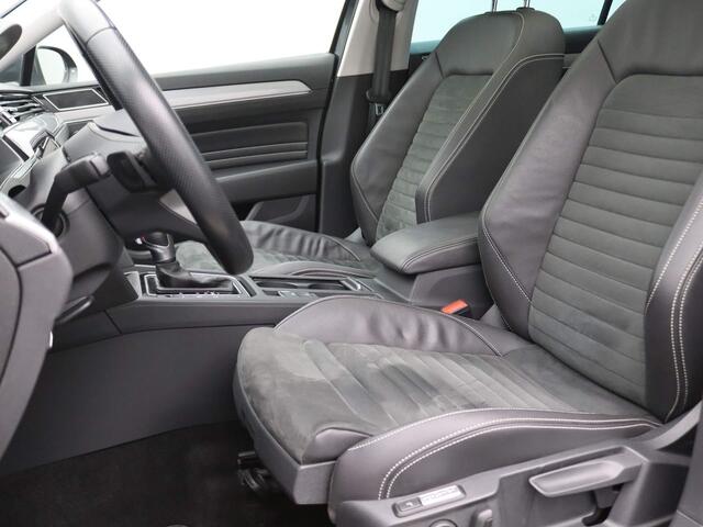 Volkswagen PASSAT Variant 1.4 TSI PHEV GTE Business 218PK DSG Adaptieve Cruise Controle, Pano-Schuifdak, Achteruitrijcamera, Travel Assist, Elektr. Achterklep, Stoel- en Achterbankverwarming, Trekhaak, 18" LM Velgen