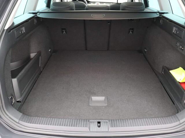 Volkswagen PASSAT Variant 1.4 TSI PHEV GTE Business 218PK DSG Adaptieve Cruise Controle, Pano-Schuifdak, Achteruitrijcamera, Travel Assist, Elektr. Achterklep, Stoel- en Achterbankverwarming, Trekhaak, 18" LM Velgen