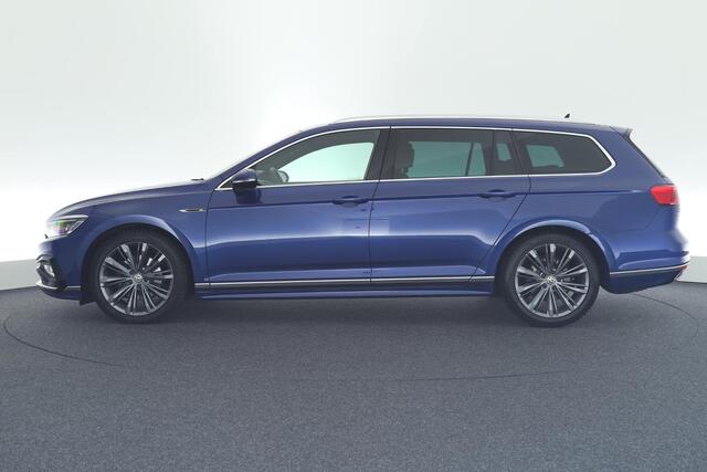 Volkswagen PASSAT Variant 2.0 TSI 190pk DSG R-Line Elegance Trekhaak Stoelverwarming Virtual Cockpit Navigatie