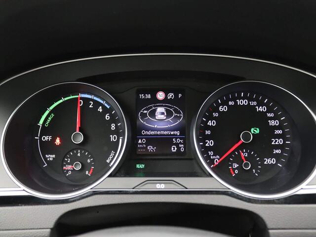 Volkswagen PASSAT Variant 1.4 TSI PHEV GTE Business 218PK DSG Led koplamp, trekhaak, adaptive cruise, stoelverwarming, lane assist, achteruitrijcamera, 17" lichtmetaal