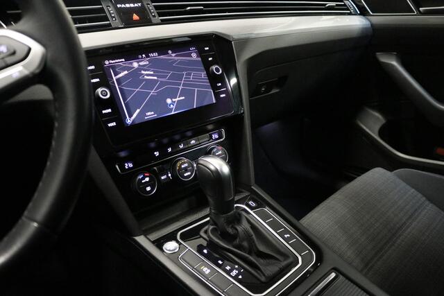 Volkswagen PASSAT Variant 1.5 TSI Comfort Business | NAP | 1E EIGENAAR | DEALER OH | LED | PDC | TREKHAAK |