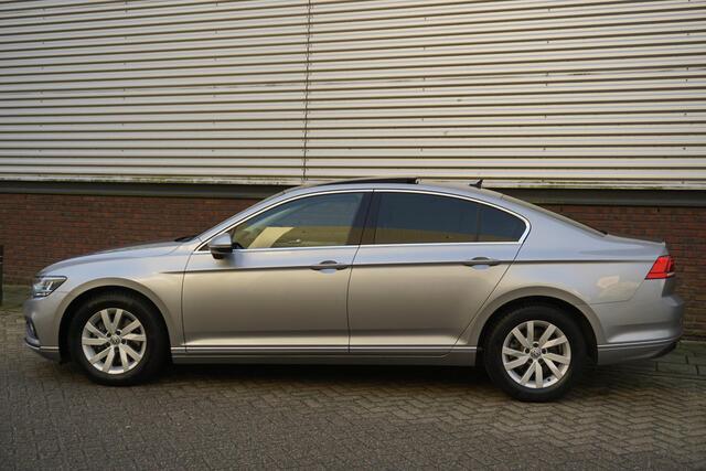 Volkswagen PASSAT 1.5 TSI 150PK Facelift/Panodak/Trekhaak /Rijklaarprijs!!