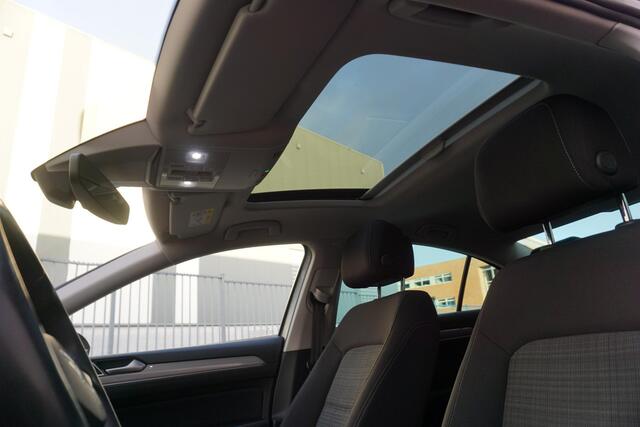 Volkswagen PASSAT 1.5 TSI 150PK Facelift/Panodak/Trekhaak /Rijklaarprijs!!