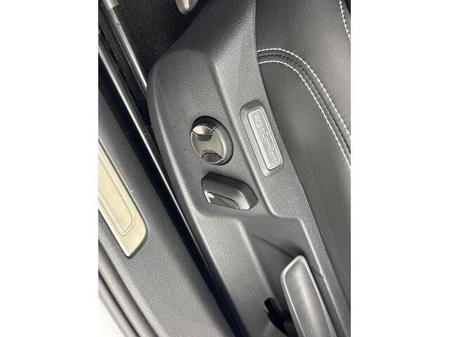 Volkswagen PASSAT Variant 1.5 TSI R-Line Business DSG7 150pk Panoramadak - Travel Assist - Tech -Pakket - Designpakket - 360 graden