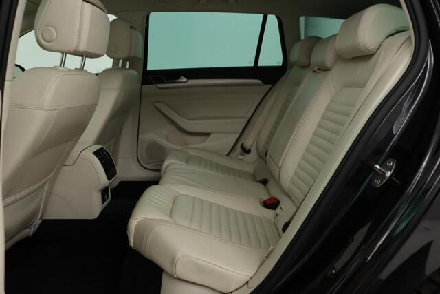 Volkswagen PASSAT 1.4 TSI GTE Connected Series Plus | Nappaleder | Trekhaak | Adaptive cruise | LED Plus | Stoelverwarming | Carplay