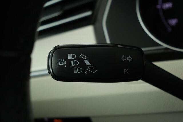 Volkswagen PASSAT 1.4 TSI GTE Connected Series Plus | Nappaleder | Trekhaak | Adaptive cruise | LED Plus | Stoelverwarming | Carplay