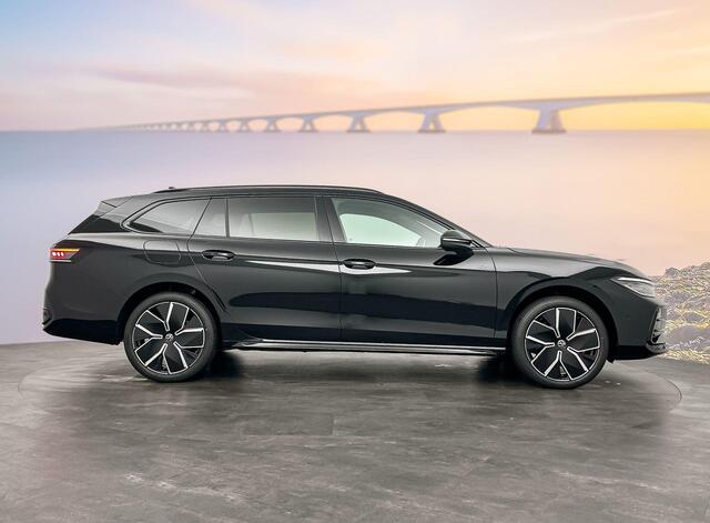 Volkswagen PASSAT Variant R-Line-Edition 1.5 eHybrid 200 kW / 272 pk Variant
