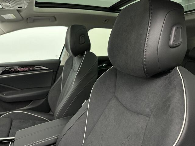 Volkswagen PASSAT Variant Elegance Business 1.5 eHybrid 150 kW / 204 pk Vari