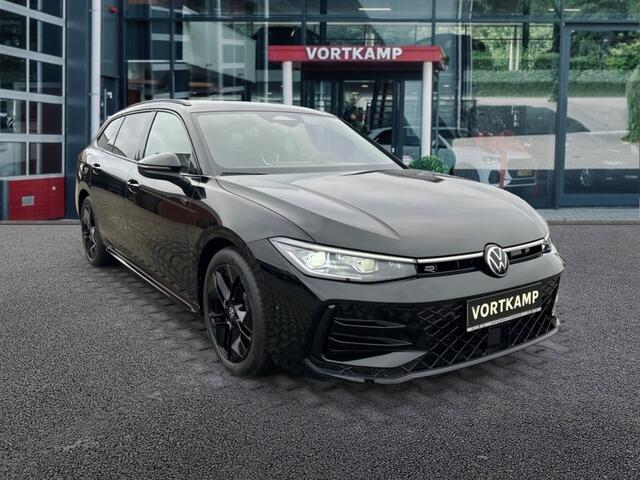 Volkswagen PASSAT 2.0 TDI DSG R-LINE TREKHAAK/CAMERA/ACC/CARPLAY/NAVI/STOELVERW