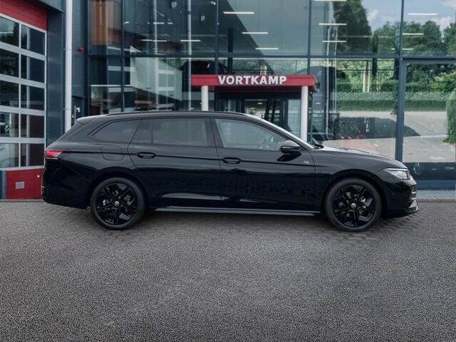 Volkswagen PASSAT 2.0 TDI DSG R-LINE TREKHAAK/CAMERA/ACC/CARPLAY/NAVI/STOELVERW