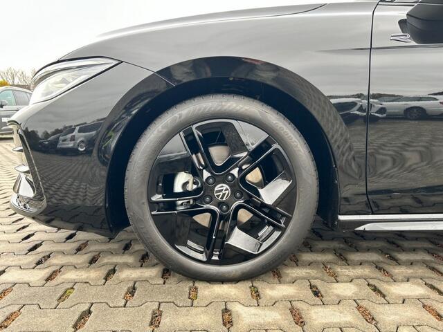 Volkswagen PASSAT 2.0 TDI DSG R-LINE TREKHAAK/CAMERA/ACC/CARPLAY/NAVI/STOELVERW