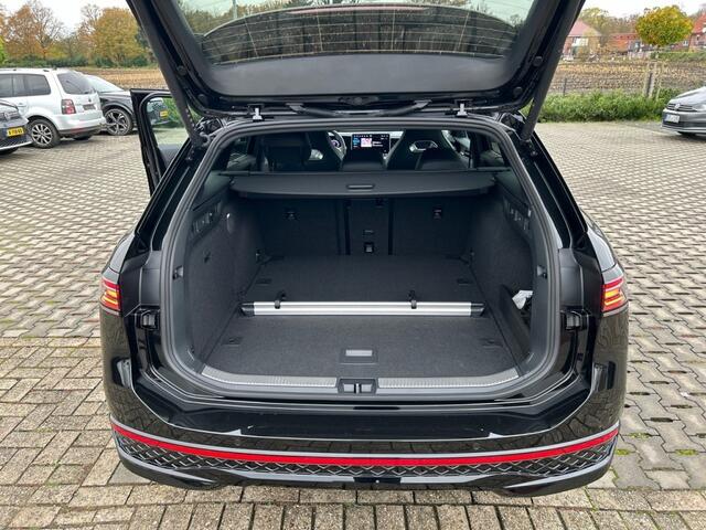 Volkswagen PASSAT 2.0 TDI DSG R-LINE TREKHAAK/CAMERA/ACC/CARPLAY/NAVI/STOELVERW
