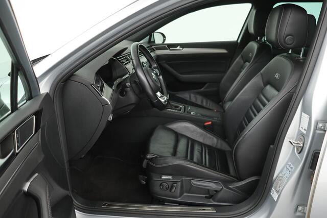 Volkswagen PASSAT 1.4 TSI R Line | Nappaleder | Trekhaak | Stoelverwarming | Adaptive cruise | Carplay | Active Info Display | Full LED | Climate control
