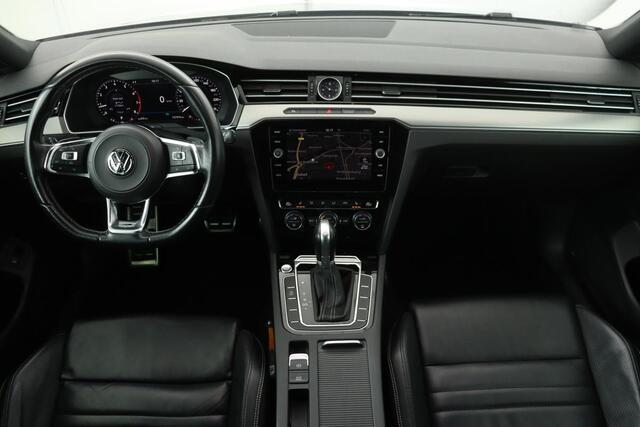 Volkswagen PASSAT 1.4 TSI R Line | Nappaleder | Trekhaak | Stoelverwarming | Adaptive cruise | Carplay | Active Info Display | Full LED | Climate control