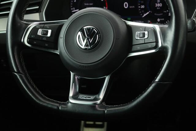 Volkswagen PASSAT 1.4 TSI R Line | Nappaleder | Trekhaak | Stoelverwarming | Adaptive cruise | Carplay | Active Info Display | Full LED | Climate control