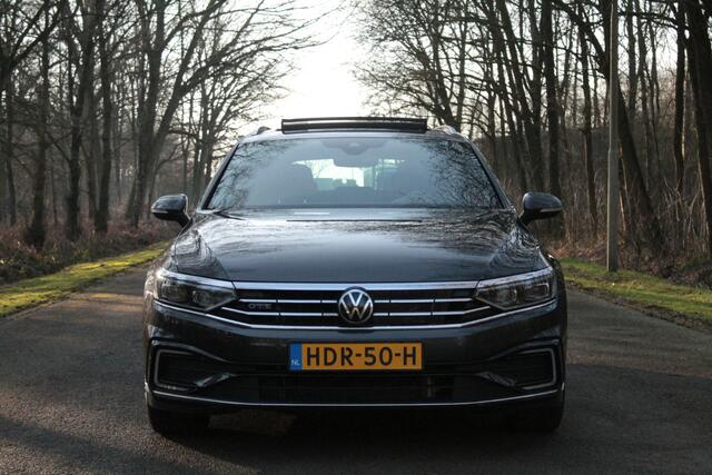 Volkswagen PASSAT Variant 1.4 TSI PHEV GTE 218PK Pano | Camera | Matrix