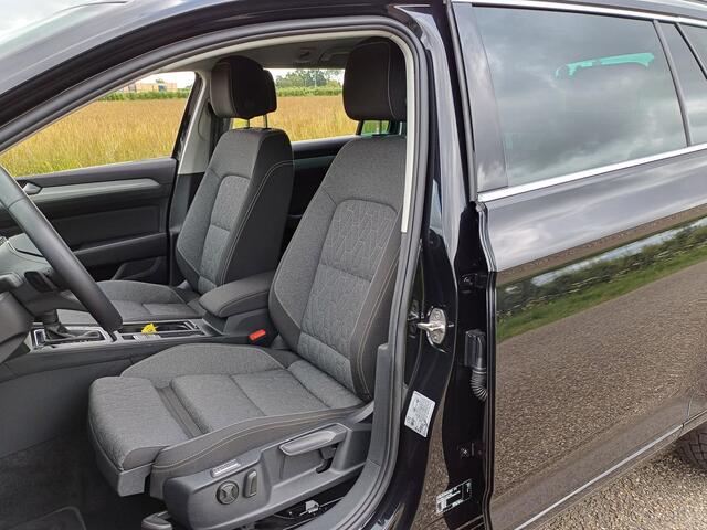 Volkswagen PASSAT Variant 1.5 TSI Business /Led/Navi/App Conn/Add Cruise/Clima v+a/Stoelverw/