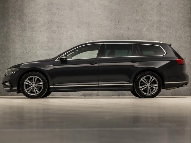 Volkswagen PASSAT Variant 1.5 TSI R-Line Sport 150Pk Automaat (PANORAMADAK, APPLE CARPLAY, DIGITAL COCKPIT, LUXE LEDEREN SPORTSTOELEN, 360 CAMERA, STOELVERWARMING, ZWART HEMEL, ADAPTIVE CRUISE, NIEUWSTAAT)