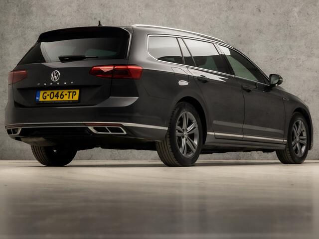 Volkswagen PASSAT Variant 1.5 TSI R-Line Sport 150Pk Automaat (PANORAMADAK, APPLE CARPLAY, DIGITAL COCKPIT, LUXE LEDEREN SPORTSTOELEN, 360 CAMERA, STOELVERWARMING, ZWART HEMEL, ADAPTIVE CRUISE, NIEUWSTAAT)