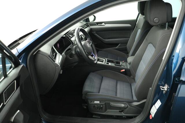 Volkswagen PASSAT Variant GTE 1.4 TSI PHEV Business Comb. 273 PK | Navi | Virtual | Camera | Elekt.klep - RIJKLAAR