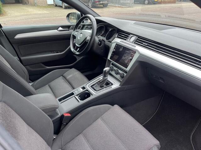 Volkswagen PASSAT VARIANT 1.6 TDI HIGHLINE / ADAP. CRUISE / ELEK. TREKHAAK / NAVI