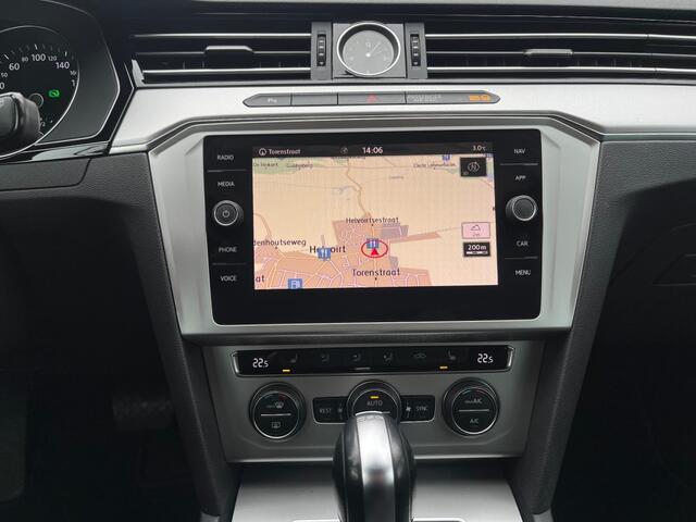 Volkswagen PASSAT VARIANT 1.6 TDI HIGHLINE / ADAP. CRUISE / ELEK. TREKHAAK / NAVI